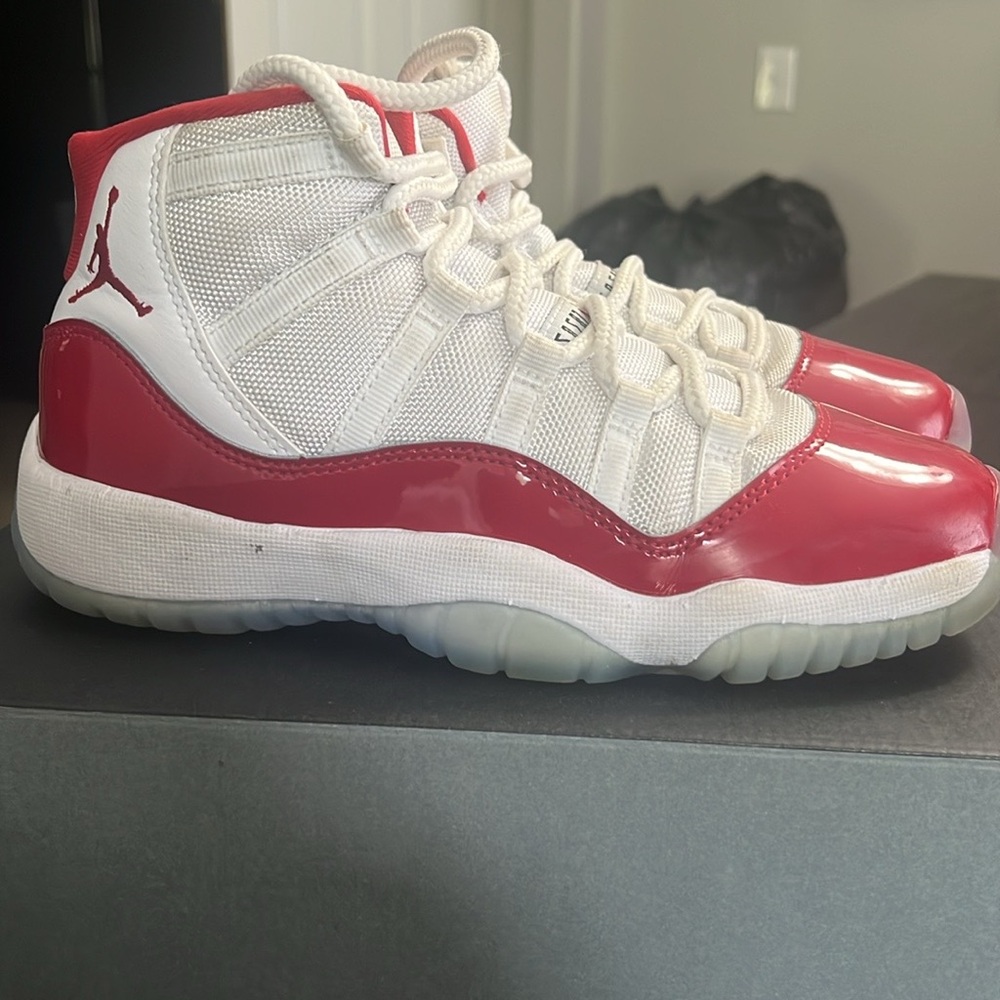 Air Jordan 11 Retro (GS) Size 4Y - Used
